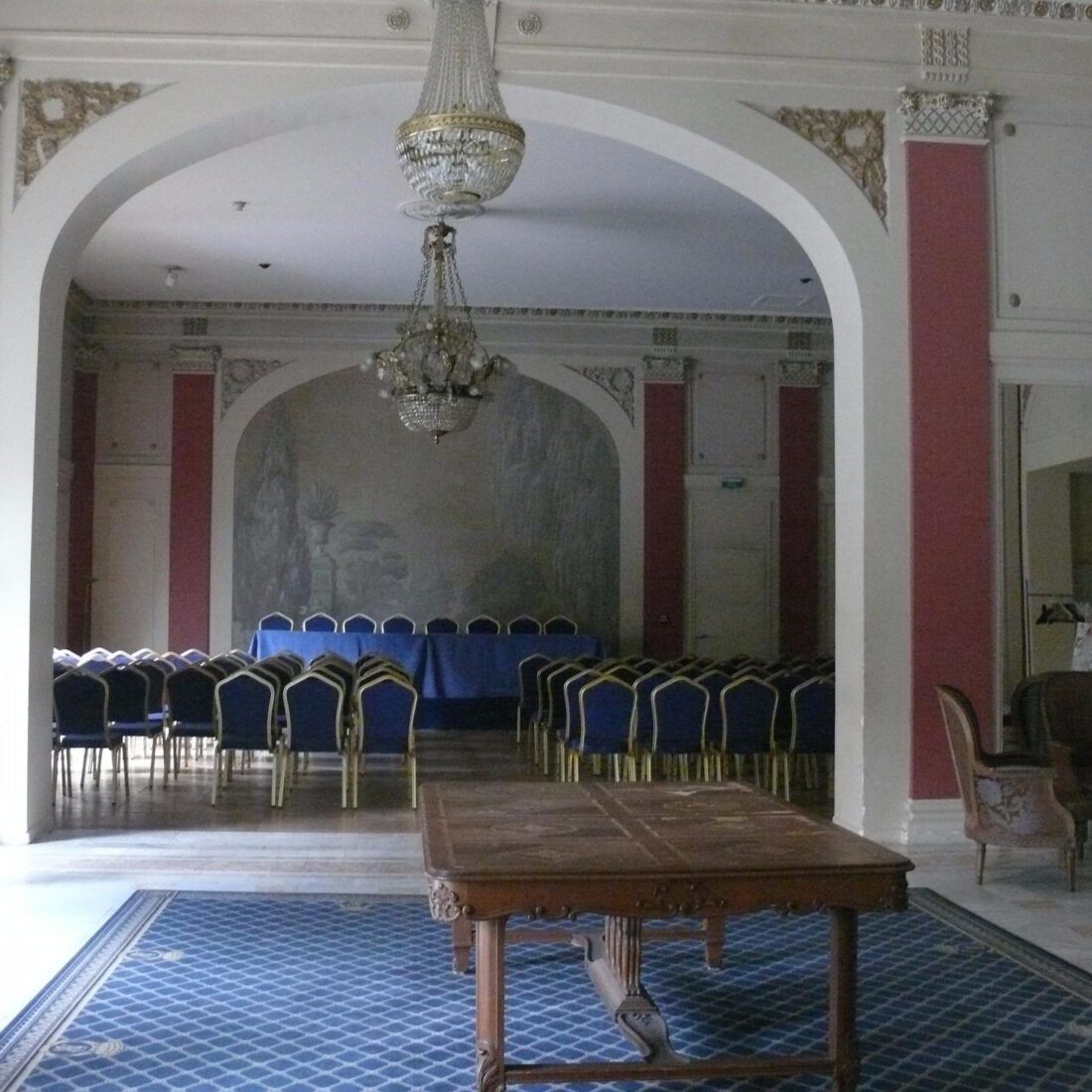 salle de séminaire groupe de chaises