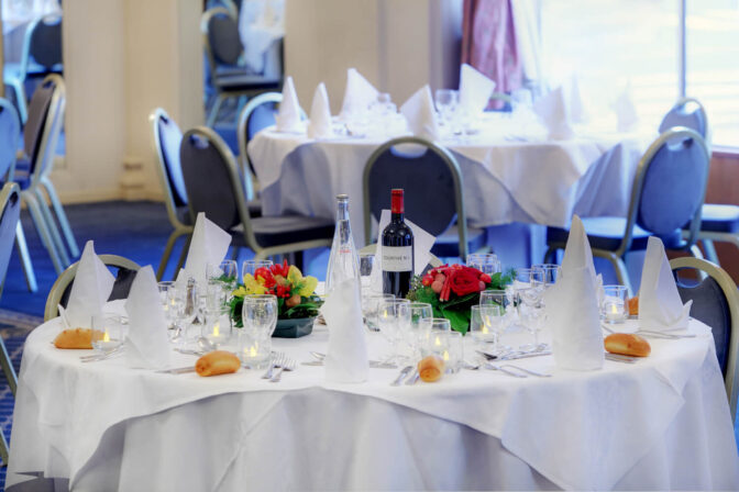 restaurant table dressée
